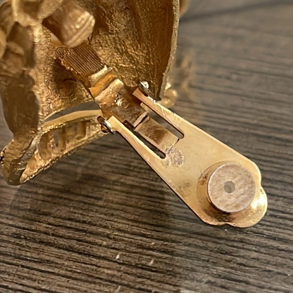 Vintage Seashell Conch Shell Gold-tone Faux Pearl Clip Earrings - Picture 6 of 16